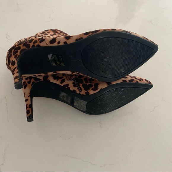 Express Women's Leopard Print Bootie Stiletto Heel Size 7 Cheetah Print 3 Inch - Picture 7 of 9